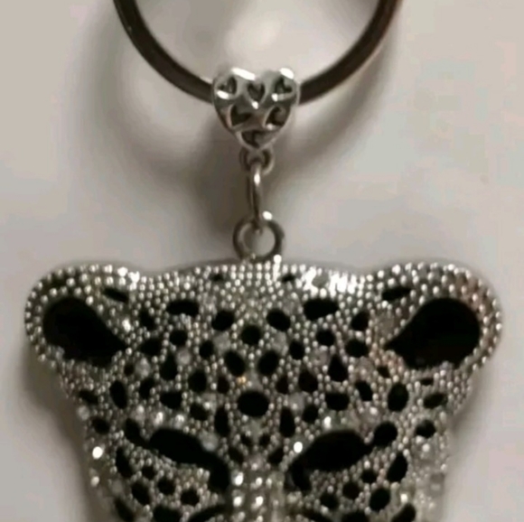 COPY - SILVERTONE LEOPARD BLING KEYCHAIN - Picture 2 of 3